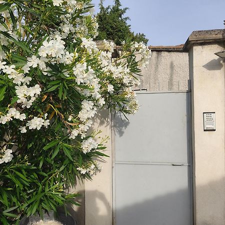 Appartement Velleron-4 Personnes المظهر الخارجي الصورة