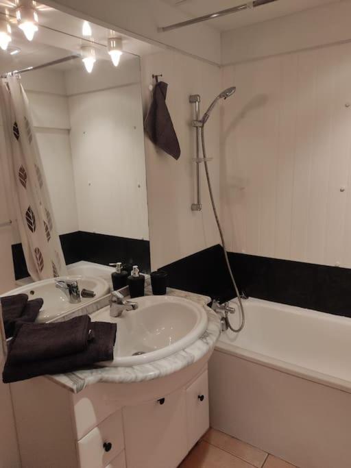 Appartement Velleron-4 Personnes المظهر الخارجي الصورة